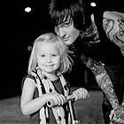 Аватар Митч Лакер / Mitch Lucker, вокалист группы Suicide Silence со своей дочерью Кеннеди Лакер / Kennedy Lucker