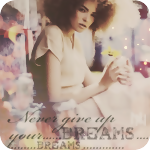 Аватар Девушка держит в руках цветок в стеклянной колбе (Never give up your dreams / Никогда не отказывайся от своей мечты)
