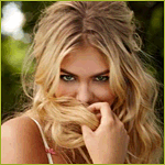 Аватар Модель и актриса Katherine «Kate» Upto / Кейт Аптон прикрыла волосами рот