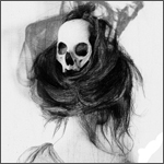 99px.ru аватар Девушка с заколкой в виде черепа в волосах