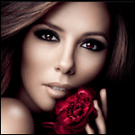 99px.ru аватар Е&;ва Жакли&;н Лонго&;рия / Eva Jacqueline Longoria с красной розой в руке у лица