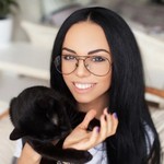 99px.ru аватар Девушка с черным котенком на руках, ву Denis Gruba