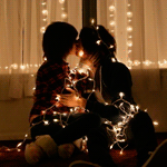 99px.ru аватар Парочка целуется и вокруг светящиеся гирлянды