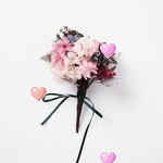 99px.ru аватар Букетик цветов, перевязанный лентой, на белом фоне, вокруг летают разноцветные сердечки