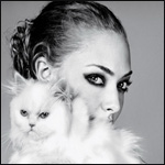 99px.ru аватар Девушка держит на руках белую кошку