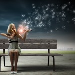 Аватар Девушка играет на скрипке, из которой вылетают ноты