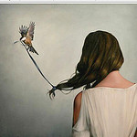 Аватар Птица держит волосы девушки, ву Amy Judd