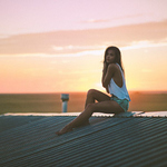 Аватар Девушка сидит на крыше, ву The Photo Fiend