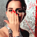 99px.ru аватар Эмма Уотсон / Emma Watson посылает с ладошки воздушные поцелуи в виде красных губок