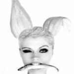 99px.ru аватар Девушка с ушками держит в зубах рыбку