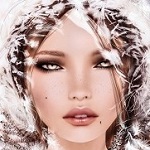 Аватар Лицо девушки с родинками