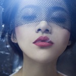 99px.ru аватар Девушка в вуали выпускает изо рта дым сигареты