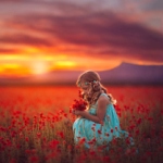 Аватар Девочка в поле с маками, ву Lisa Holloway