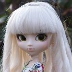 99px.ru аватар Кукольное личико с желтыми глазами и белыми волосами