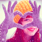 99px.ru аватар Девушка показывает руками сердечко