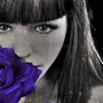 99px.ru аватар Девушка с синим цветком плачет