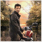 99px.ru аватар Мужчина стоит рядом с мотоциклом