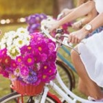 Аватар Цветы в корзине на велосипеде с девушкой