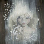 99px.ru аватар Светловолосая девушка держит руку у лица, by Audrey Kawasaki