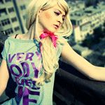 99px.ru аватар Девушка со светлыми волосами и блестящим бантиком