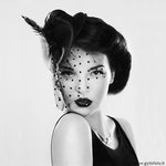99px.ru аватар Девушка с темными волосами и темной вуалью на лице