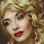 Аватар Портрет девушки-эльфийки с зелеными глазами