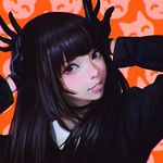 Аватар Девушка высунула язык и держит руки у головы, art by KR0NPR1NZ