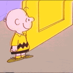 99px.ru аватар Charles Charlie Brown / Чарльз Чарли Браун-один из главных персонажей серии комиксов Peanuts, созданный Чарльзом Шульцем у двери здоровается с проходящим мальчиком