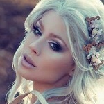 Аватар Белокурая девушка с темными глазами