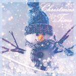 99px.ru аватар Снеговик в шапке и шарфе под падающим снегом (Cristmas Time / Время Рождества)