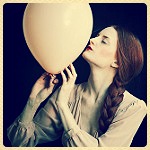 99px.ru аватар Девушка с шаром, фотограф monia merlo