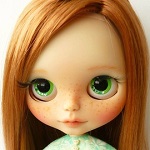 99px.ru аватар Кукольное личико в веснушках с зелеными глазами и рыжими волосами
