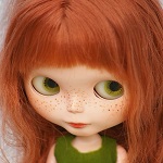 99px.ru аватар Кукольное личико в веснушках с большими глазами и рыжими волосами