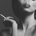 99px.ru аватар Девушка с сигаретой в руке