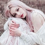 Аватар Девушка положила голову на колени, by Jovana Rikalo