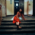 Аватар Девушка сидит на ступеньках, фотограф Marat Safin
