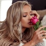 99px.ru аватар Девушка с розовой розой
