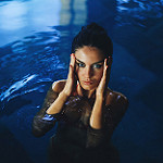99px.ru аватар Модель Tiziana Di Garbo в воде, фотограф David Olkarny