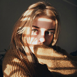 99px.ru аватар На лицо девушки падает свет