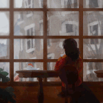 99px.ru аватар Девушка смотрит в окно, за которым идет дождь
