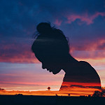 99px.ru аватар Силуэт девушки на фоне облачного неба, by Emily Acosta