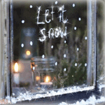 99px.ru аватар Свечи и еловая лапа за окном, на стекле надпись Let it snow / Пусть идет снег