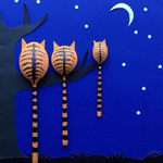 99px.ru аватар Три полосатых кота сидят на ветке дерева на фоне ночного неба
