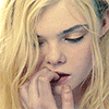99px.ru аватар Elle Fanning / Эль Фаннинг грызет ногти