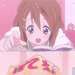 99px.ru аватар Юи Хирасава / Yui Hirasawa из аниме Кэйон! / K-On! ест чипсы и читает книжку