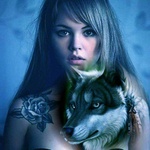 Аватар Длинноволосая девушка с татуировкой перед волком