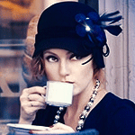 99px.ru аватар Дама в шляпке пьет кофе