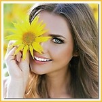 99px.ru аватар Девушка приложила к лицу желтый цветок