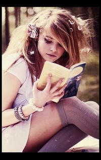Аватар вконтакте девушка с книжкой