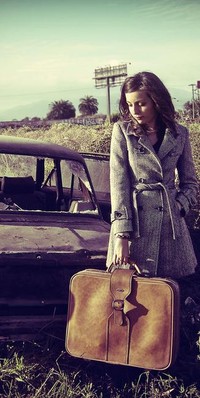 Аватар вконтакте retro car,девушка с чемоданом